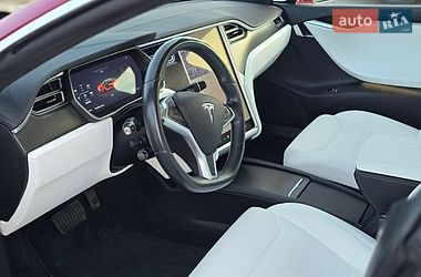 Лифтбек Tesla Model S 2017 в Львове фото 9 Лифтбек Tesla Model S 2017 в Львове