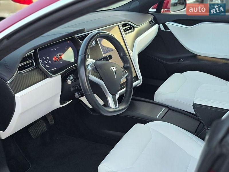 Лифтбек Tesla Model S 2017 в Львове фото 9 Лифтбек Tesla Model S 2017 в Львове