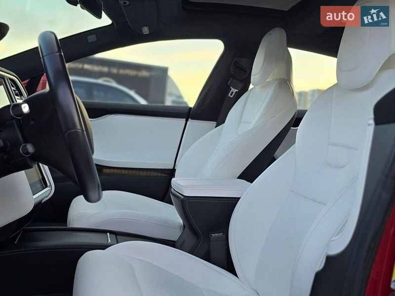 Лифтбек Tesla Model S 2017 в Львове фото 11 Лифтбек Tesla Model S 2017 в Львове