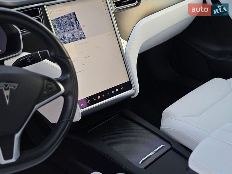 Лифтбек Tesla Model S 2017 в Львове фото 12 Лифтбек Tesla Model S 2017 в Львове