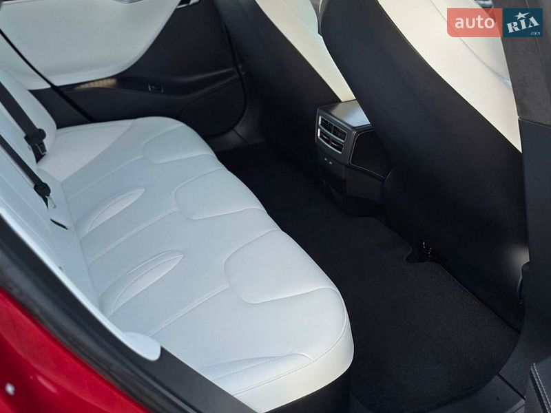 Лифтбек Tesla Model S 2017 в Львове фото 19 Лифтбек Tesla Model S 2017 в Львове