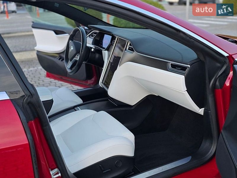 Лифтбек Tesla Model S 2017 в Львове фото 22 Лифтбек Tesla Model S 2017 в Львове