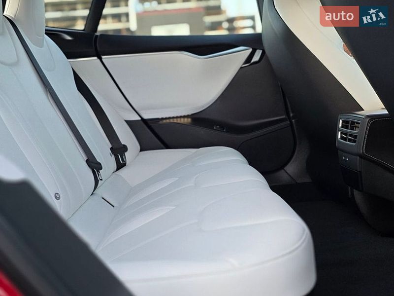 Лифтбек Tesla Model S 2017 в Львове фото 20 Лифтбек Tesla Model S 2017 в Львове