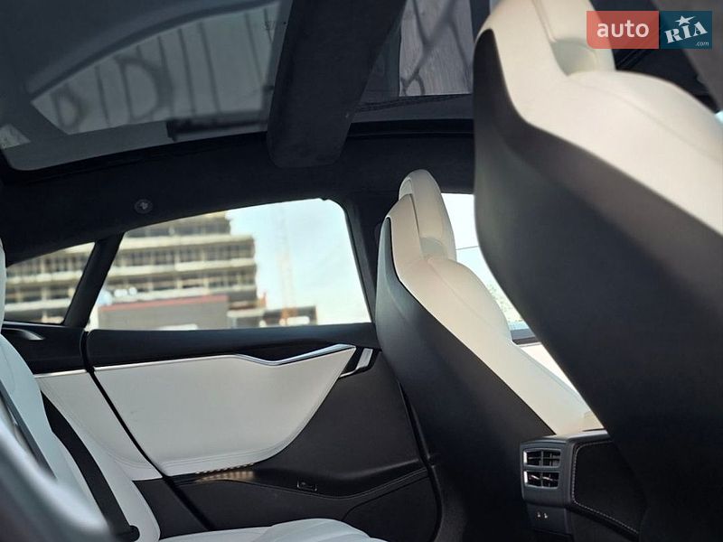 Лифтбек Tesla Model S 2017 в Львове фото 24 Лифтбек Tesla Model S 2017 в Львове