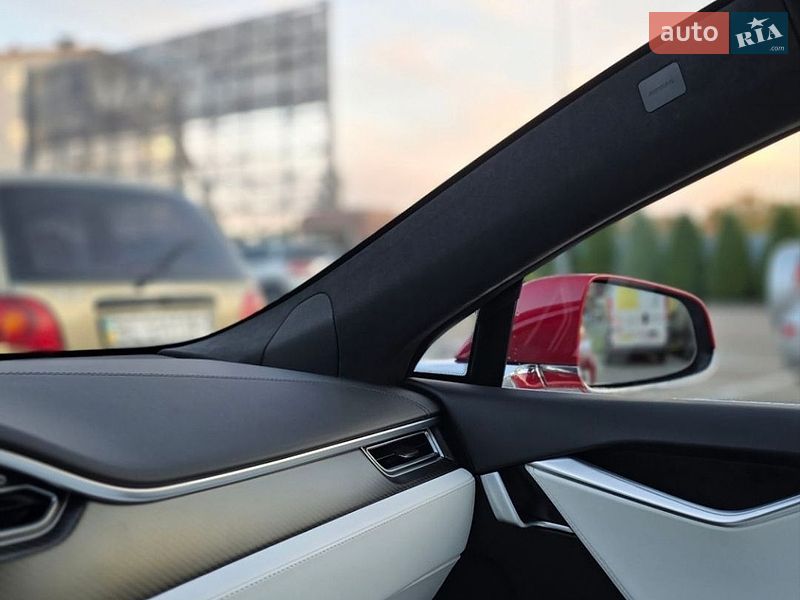 Лифтбек Tesla Model S 2017 в Львове фото 27 Лифтбек Tesla Model S 2017 в Львове