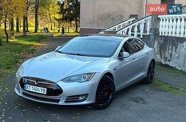 Ліфтбек Tesla Model S 2013 в Калуші