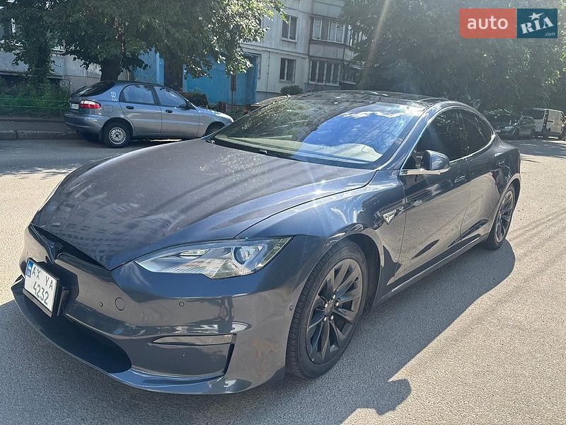 Лифтбек Tesla Model S 2016 в Харькове