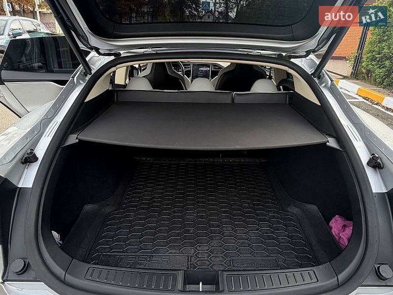 Ліфтбек Tesla Model S 2013 в Києві фото 11 Ліфтбек Tesla Model S 2013 в Києві