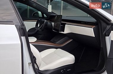 Ліфтбек Tesla Model S 2023 в Києві фото 20 Ліфтбек Tesla Model S 2023 в Києві