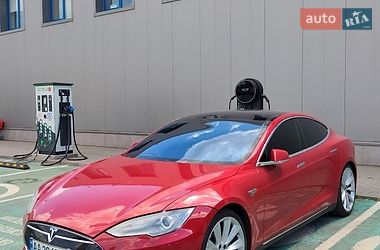 Ліфтбек Tesla Model S 2015 в Києві