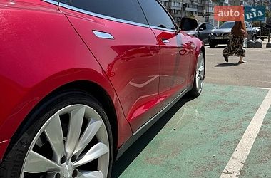 Ліфтбек Tesla Model S 2015 в Києві