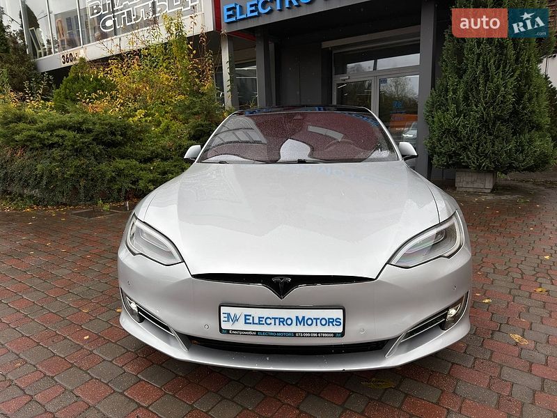 Лифтбек Tesla Model S 2016 в Львове