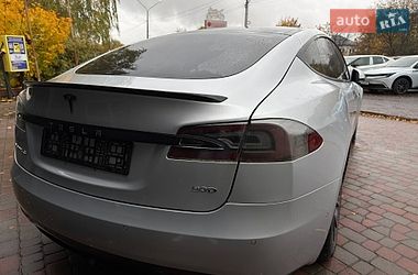 Лифтбек Tesla Model S 2016 в Львове