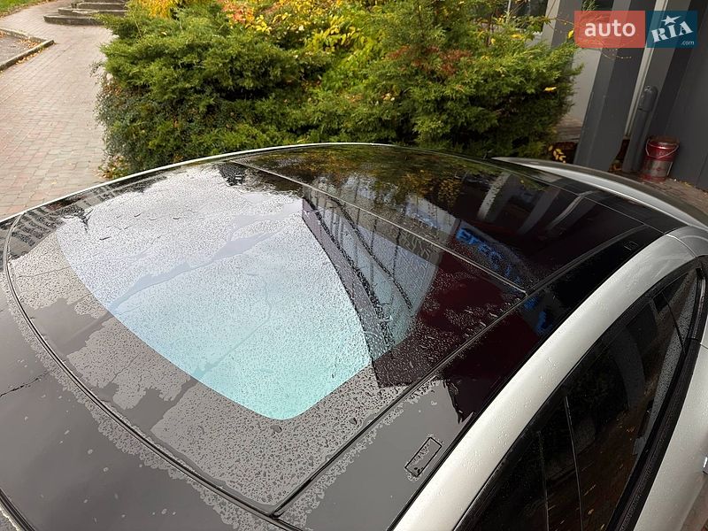 Лифтбек Tesla Model S 2016 в Львове