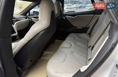 Лифтбек Tesla Model S 2016 в Львове