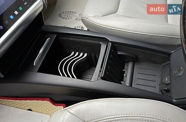 Лифтбек Tesla Model S 2016 в Львове