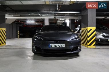 Лифтбек Tesla Model S 2016 в Ивано-Франковске