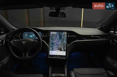 Лифтбек Tesla Model S 2018 в Черновцах