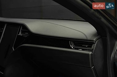 Лифтбек Tesla Model S 2018 в Черновцах