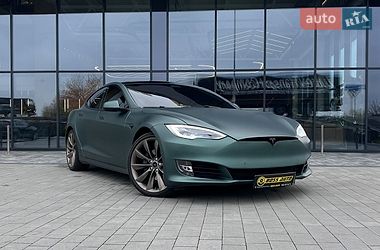 Лифтбек Tesla Model S 2018 в Львове