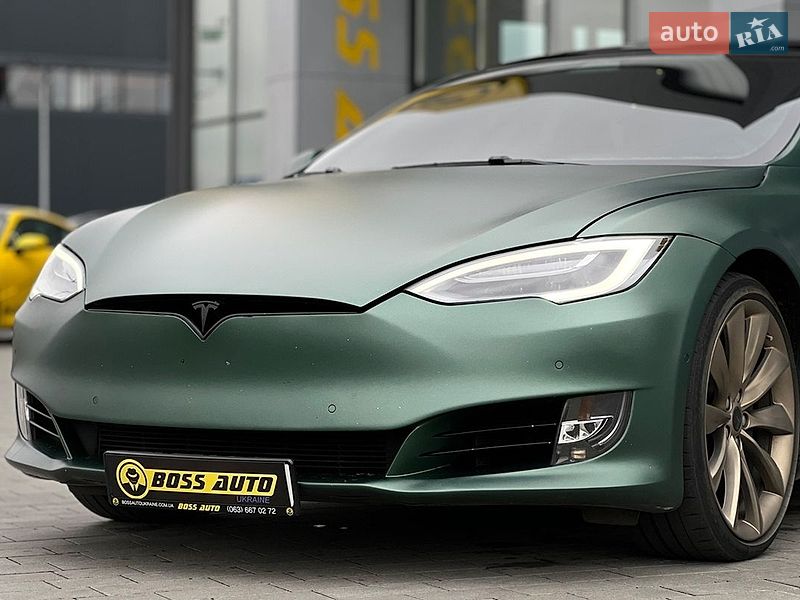 Ліфтбек Tesla Model S 2018 в Львові