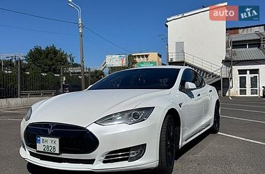 Ліфтбек Tesla Model S 2015 в Одесі