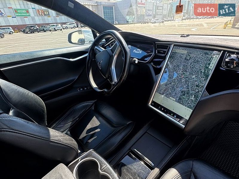 Ліфтбек Tesla Model S 2015 в Одесі