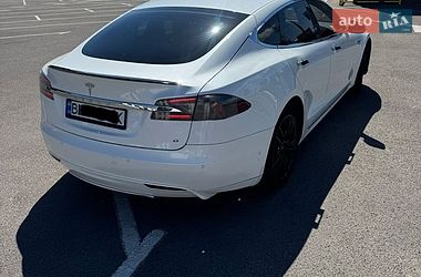 Ліфтбек Tesla Model S 2015 в Одесі