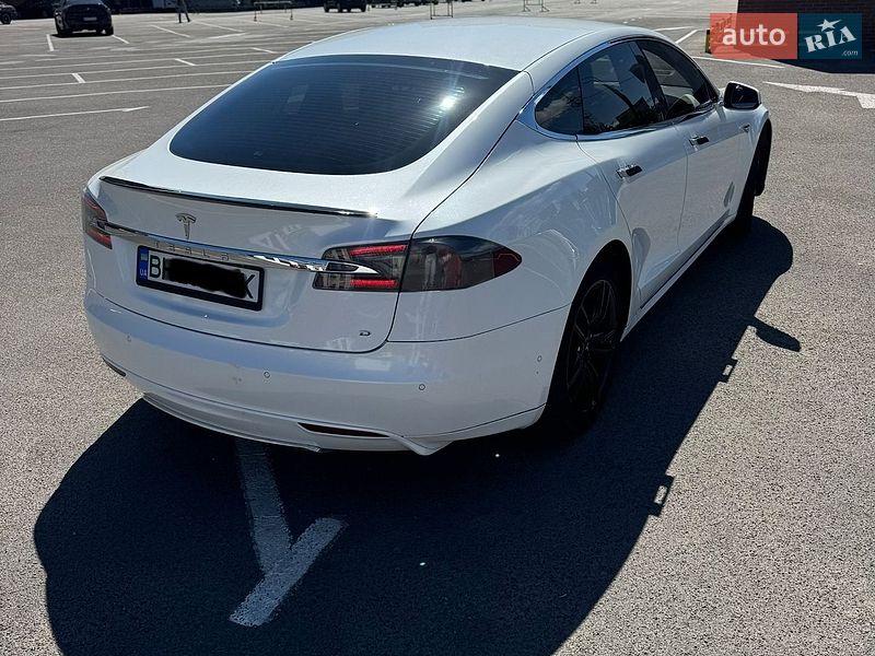 Ліфтбек Tesla Model S 2015 в Одесі