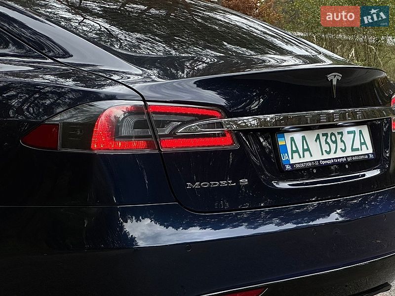 Лифтбек Tesla Model S 2014 в Вышгороде