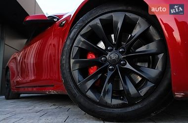 Ліфтбек Tesla Model S 2017 в Трускавці