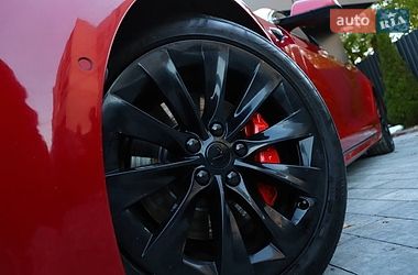 Ліфтбек Tesla Model S 2017 в Трускавці