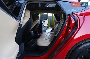 Ліфтбек Tesla Model S 2017 в Трускавці