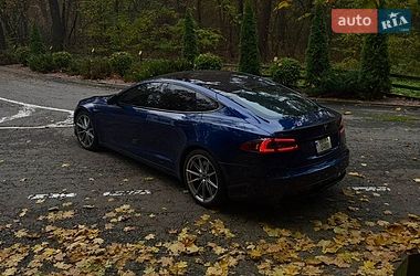 Лифтбек Tesla Model S 2022 в Киеве