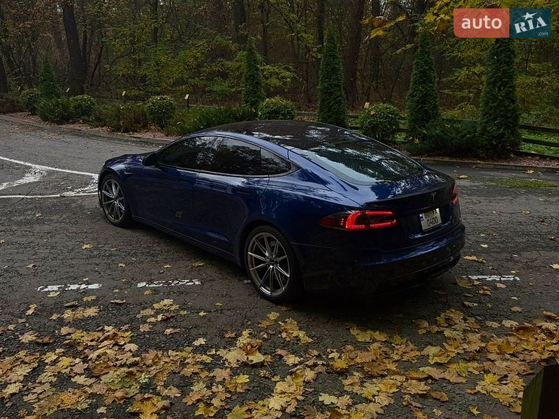 Лифтбек Tesla Model S 2022 в Киеве