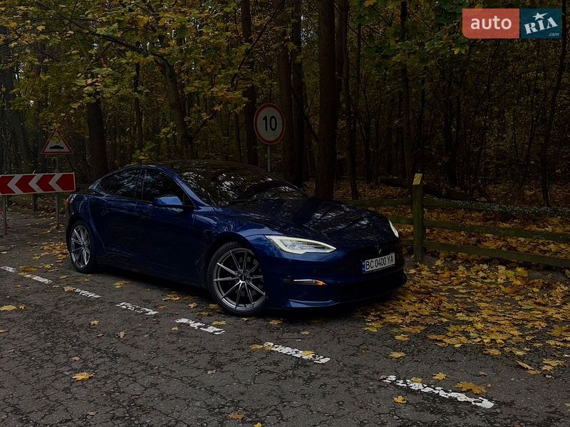 Лифтбек Tesla Model S 2022 в Киеве