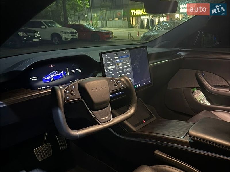 Лифтбек Tesla Model S 2022 в Киеве