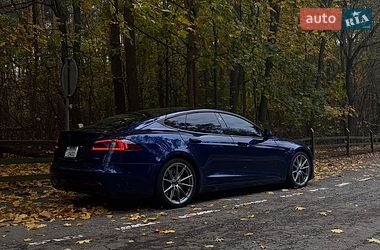Лифтбек Tesla Model S 2022 в Киеве