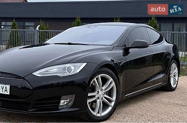 Лифтбек Tesla Model S 2015 в Одессе