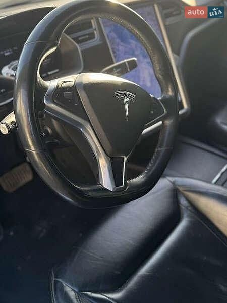 Лифтбек Tesla Model S 2016 в Львове