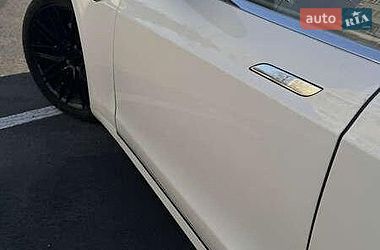Лифтбек Tesla Model S 2016 в Львове