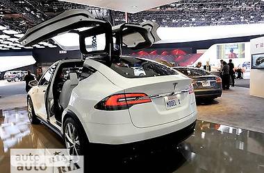 Седан Tesla Model X 2017 в Киеве