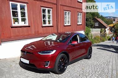 Внедорожник / Кроссовер Tesla Model X 2018 в 