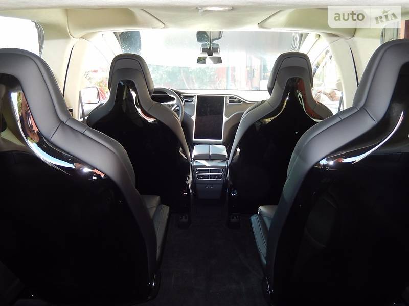 Позашляховик / Кросовер Tesla Model X 2018 в Києві