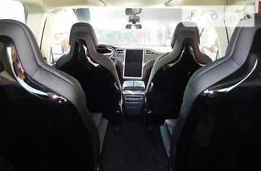 Внедорожник / Кроссовер Tesla Model X 2018 в 