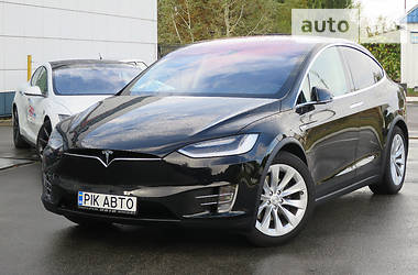 Позашляховик / Кросовер Tesla Model X 2016 в Києві