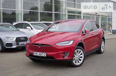 Внедорожник / Кроссовер Tesla Model X 2017 в 