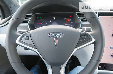 Позашляховик / Кросовер Tesla Model X 2019 в Києві