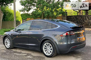 Внедорожник / Кроссовер Tesla Model X 2017 в Ровно