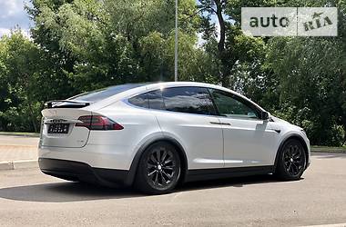 Внедорожник / Кроссовер Tesla Model X 2018 в Киеве